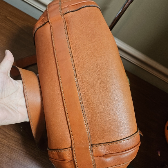 Auth Gucci Orange Leather Hobo Two Straps Bag - Picture 4 of 16